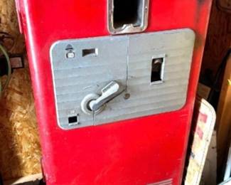 VINTAGE COCA COLA MACHINE