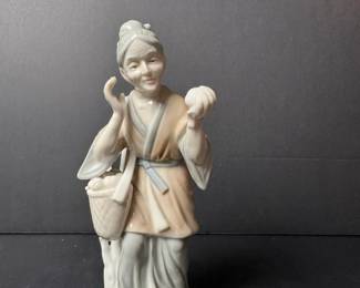 Lladro Japanese Geisha Flower Arranger Figurine