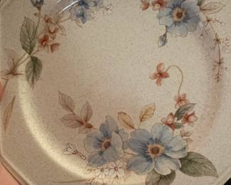 Mikasa Casual Moods Blue Clematis Octagonal Plate