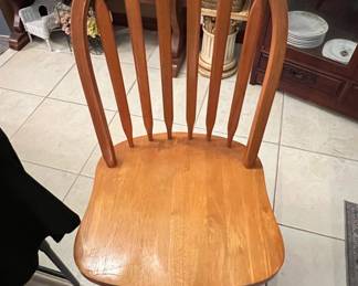 Oak Spindle Back Windsor Chair