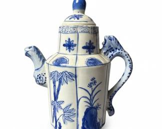 Antique Chinese Kangxi Period Blue and White Porcelain Teapot