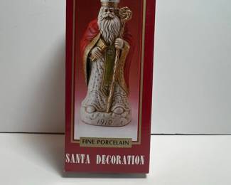 World Showcase Fine Porcelain St. Nicholas Decoration 1910