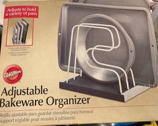 Wilton Bakeware Organizer