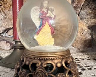Angel Playing Lyre Musical Snow Globe