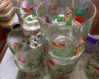 Jamestown China The Joy of Christmas Ceramic and Glassware Set third image