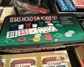 Cardinal Texas Hold'em Poker Set in Tin Case