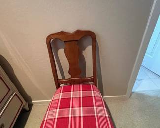 Queen Anne style side chair