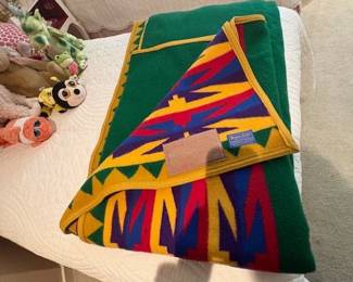 Vintage Pendleton Beaver State wool blanket- Southwestern inspired pattern- excellent shape