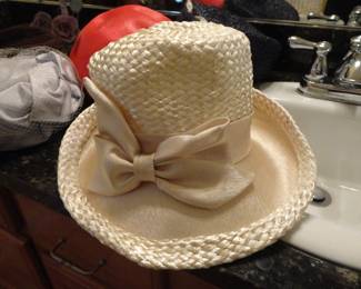 This is when fashion was important and a hat topped off the outfit!