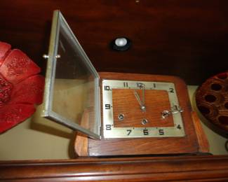 Art Deco (UK) Clock - found key and chimes on the hour but not keeping time correctly.