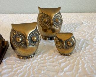 Lot #45 Vintage Brass Owl Figurines & Perpetual Desk Calendar – Mid-Century Style Décor