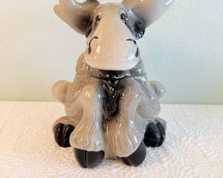 Lot #367 Vintage Moose Cookie Jar – Rustic Lodge Decor Ceramic Animal Kitchen Canister