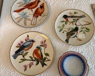 Lot #378Vintage British Collectibles Lot – Queen Elizabeth II Portrait, Horse Etching, Bird Plates & London Souvenirs