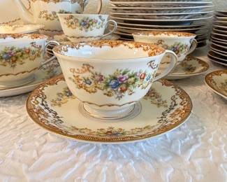 Lot #360 Vintage Fine Japanese China Dinner & Tea Service – Floral & Gold Trim – Large Estate Set
