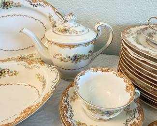 Lot #360 Vintage Fine Japanese China Dinner & Tea Service – Floral & Gold Trim – Large Estate Set