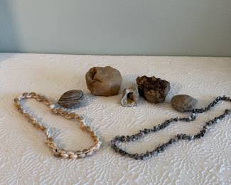 Lot #49 Vintage Shell & Stone Jewelry with Natural Mineral Specimens – Estate Collection