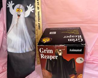 2 Halloween Items $10.00