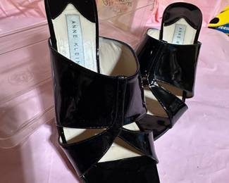 Anne Klein Size 9.5 Shoes $4.00