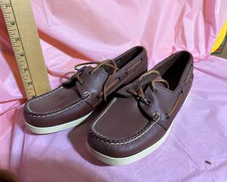 Size 8M Docksides $10.00