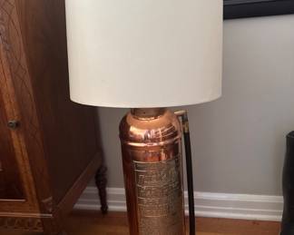 Fire extinguisher lamp