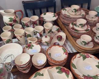 Franciscan apple pottery dishes