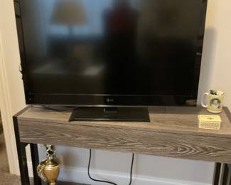 TV and sofa/TV table 