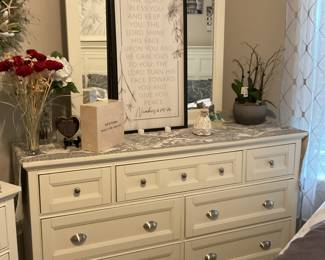 MacNussen Dresser with Mirror 