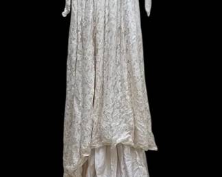 Gorgeous Lace Vintage Wedding Dress * Stored In Cedar Chest
