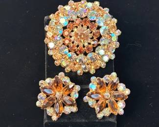 Possibly Julianna Sparkly Vintage Amber Tones Iridescent Brooch * Clip on Earrings Set
