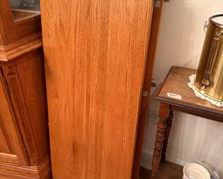 	#12	Kincaid Oak Table & Chair set with 2 leaves 42x 62-98x29	 $200.00 				