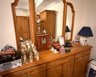 	#48	Kincaid Dresser with Mirror 71x19x33	 $200.00 				