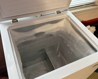 	#59	Midea Chest Freezer #MRCO5M3AWW	 $75.00 				