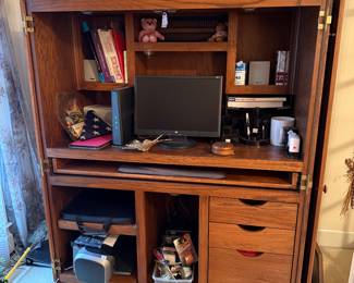 	#30	Work Station 50x25x60	 $100.00 				