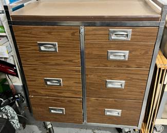 8 drawer industrial cabinet on castors!