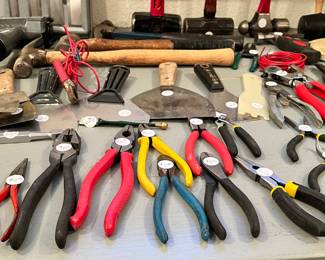 You won’t believe the number of hand tools at this sale. All in like-new condition!