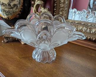 Crystal Shell Motif Footed Frosted Fruit Bowl