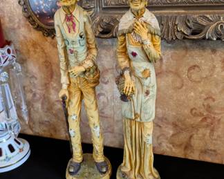 L. Toni Italy Elderly people statues