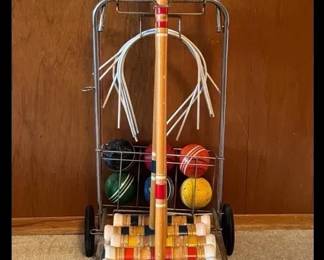 Vintage Croquet Set * 5 Mallets * 6 Balls * 8 Wickets * 2 Stakes *
