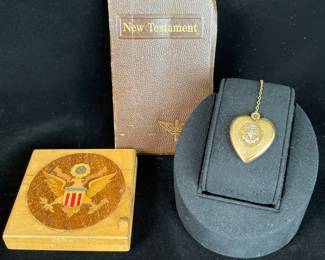 Vintage New Testament Book Special Armed Forces * Sweetheart Locket Navy * Powder Compact Military
