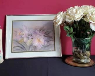 AR159Framed Art And Vases