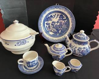 AR111Blue  White Tea Time  Soup