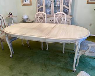 Dining table + 6 chairs