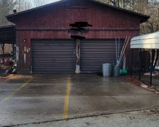 Full  Garage/ Pole Barn 