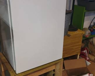 Refrigerator  Camper Type Size  (Works )