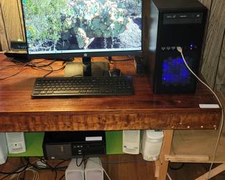 Nice Computer Set Includes Monitor, Towers ,Keyboard,Mouse,And Speakers  Windows 10  Will Be Sold As A Whole Set Only 