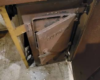 Vintage Wood Stove (Picture #2)