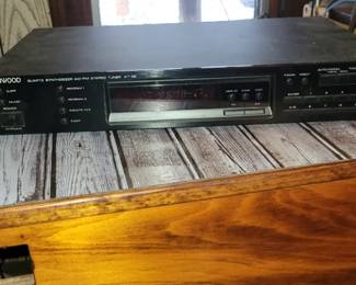 Kenwood Quartz Synthesizer Am/Fm Stereo Tuner Kt89