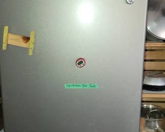 Small Refrigerator (Camper Type ) Works Great 