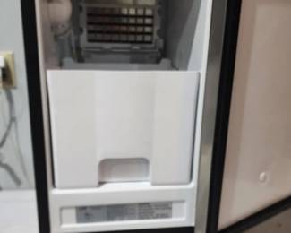Ice Maker (Never Used)