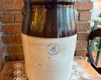 Antique/vintage 4 gallon stoneware crock